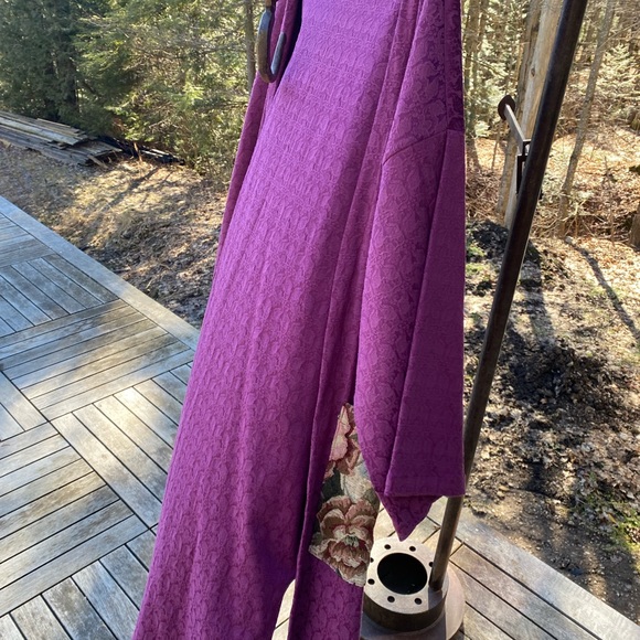 Duster, hand made kimono, plum with deep pockets and side slit - Picture 9 of 9